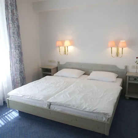 Sterdebuell Hotell *